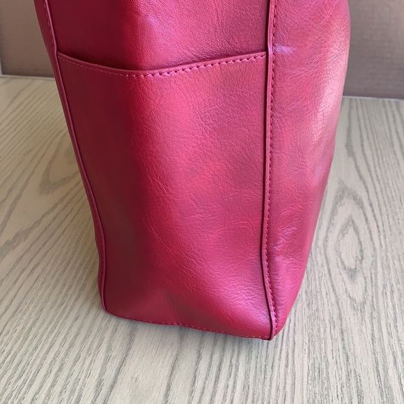 Red leather-look tote bag - Picture 3 of 10